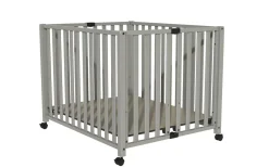 Bebies First Baby Box Met Wieltjes Sarah Clay 76 x 95 cm Met Matras