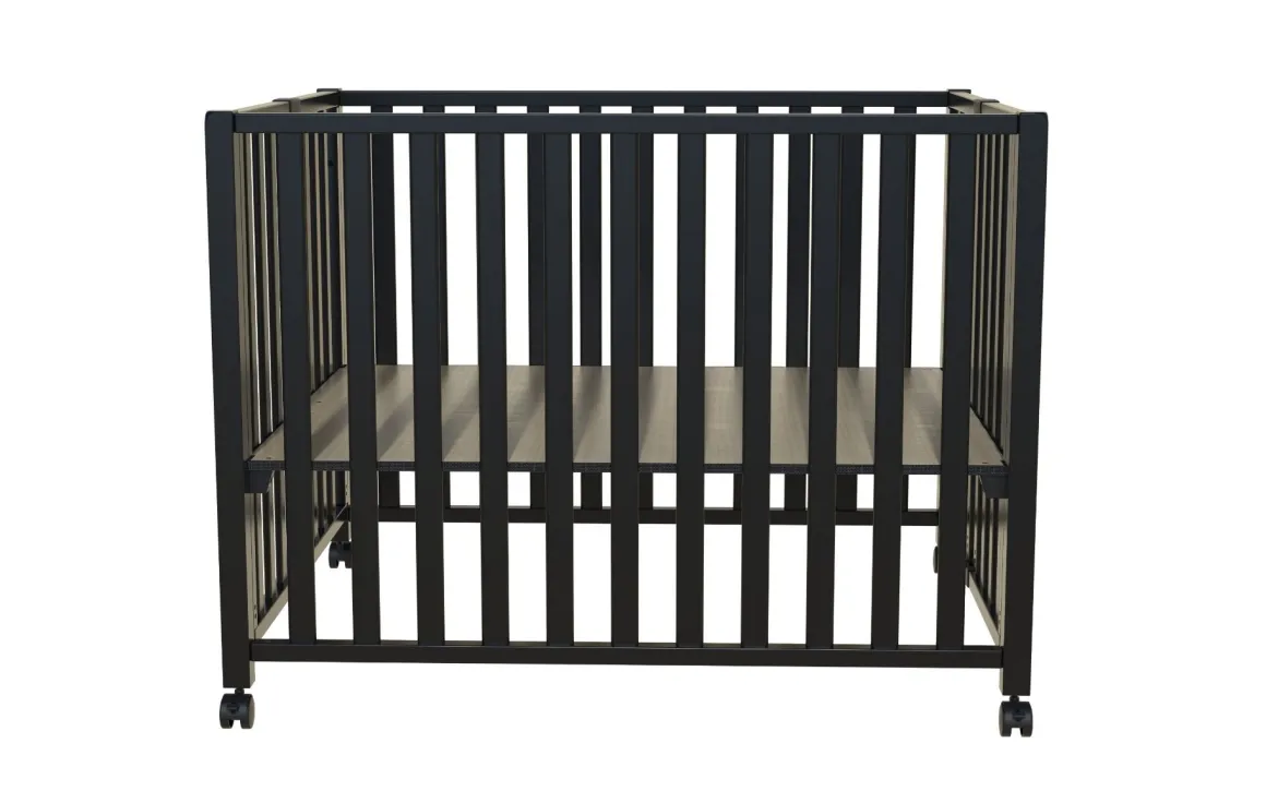 Bebies First Baby Box Met Wieltjes Sarah Zwart 76 x 95 cm Met Matras