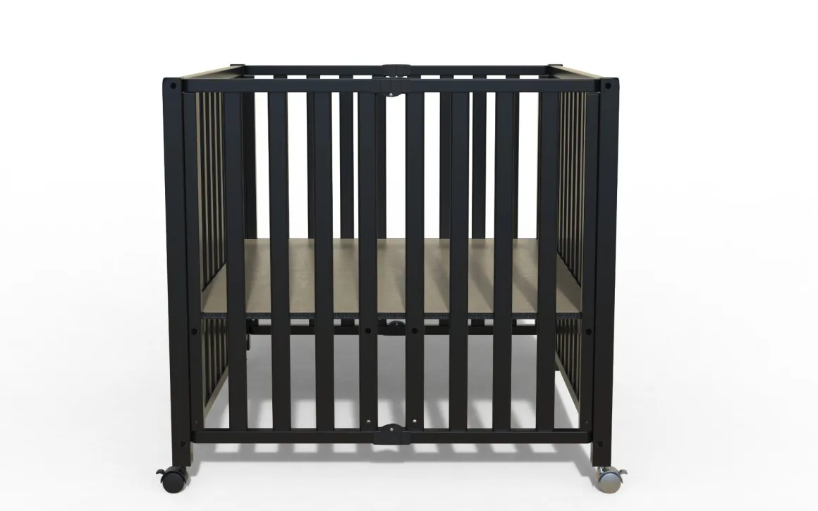 Bebies First Baby Box Met Wieltjes Sarah Zwart 76 x 95 cm Met Matras