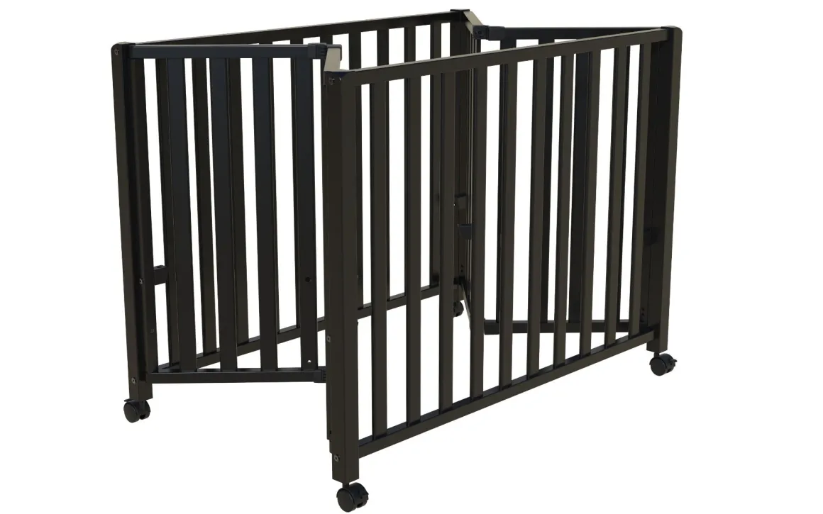 Bebies First Baby Box Met Wieltjes Sarah Zwart 76 x 95 cm Met Matras