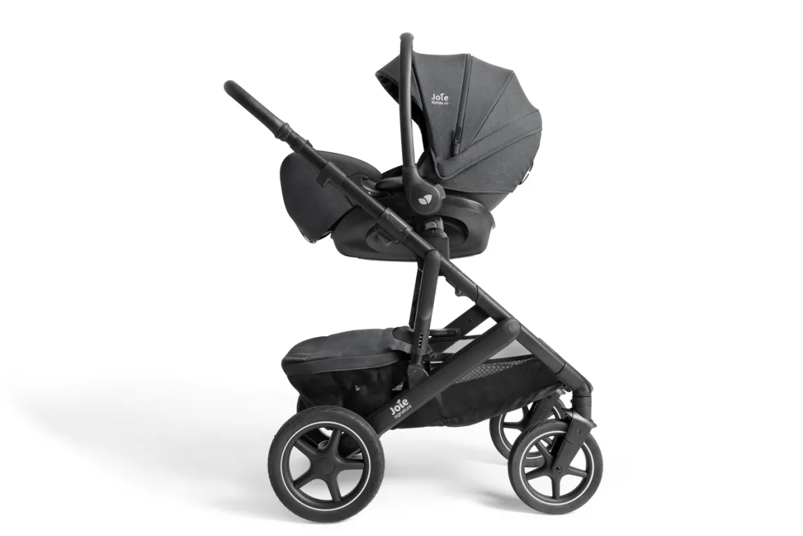 Joie Signature 3 in 1 Kinderwagen Vinca Ebony