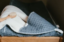 Koeka Omslagdoek Wafel/Teddy Oslo Bluestone 100x100