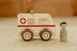 Little Dutch Ambulance met Pegdoll