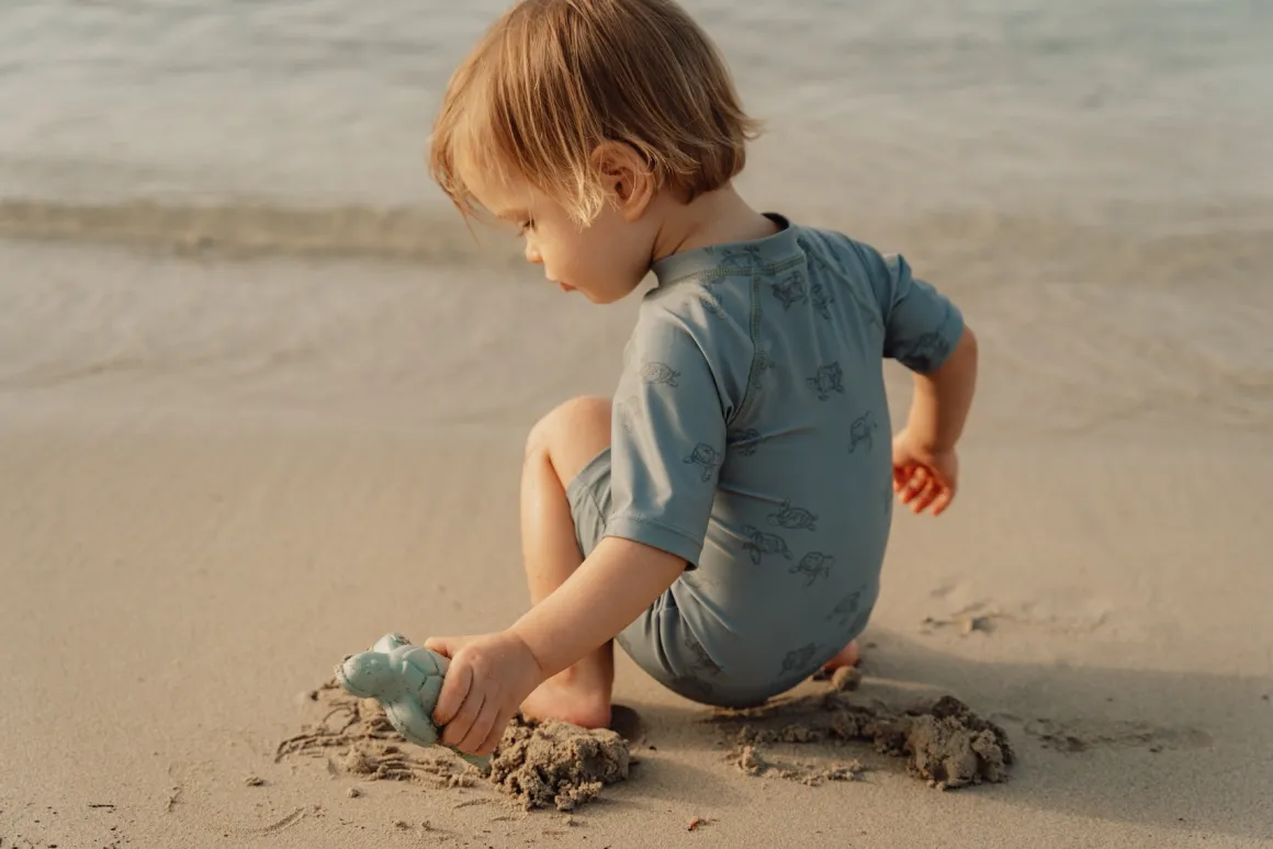 Little Dutch Strandset Met Schepje En Zandvormen Sailors Bay