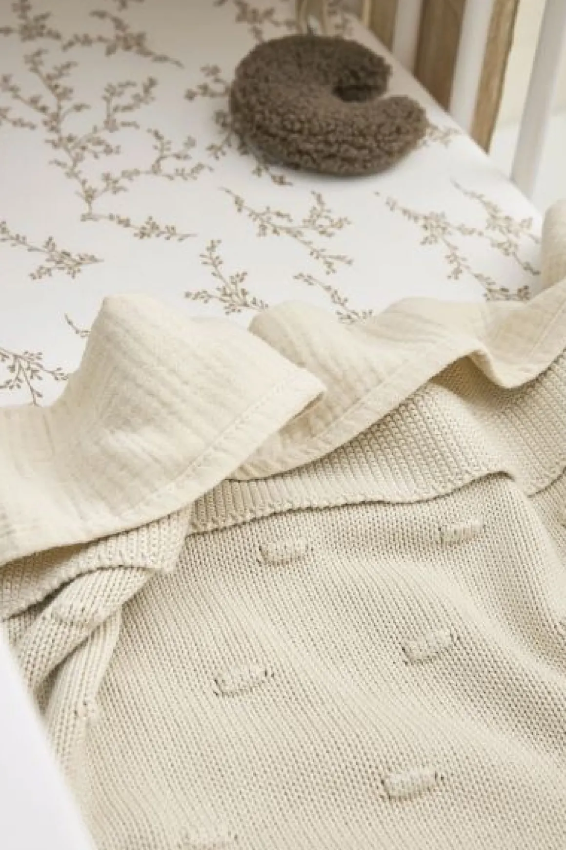 Meyco Baby Knots Ledikant Deken Soft Sand 100x150 cm