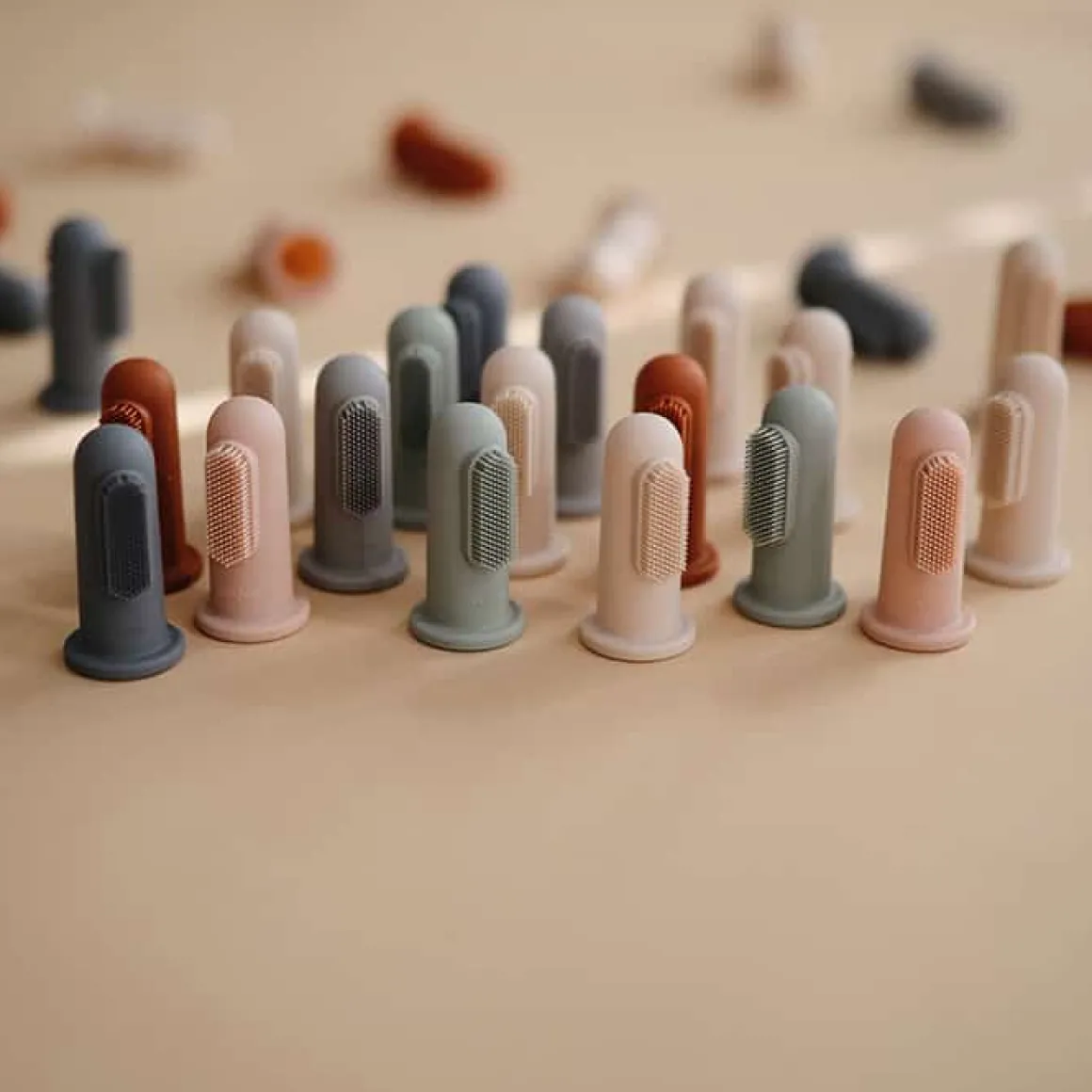 Mushie Baby Tandenborstel Shifting Sand/Blush