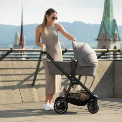 Nuna LYTL™ Opvouwbare Reiswieg Granite (Leather Handle Black)