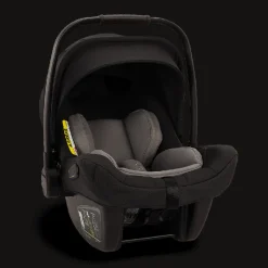 Nuna TRIV™ Next Kinderwagen 3 in 1 BMW Graphene + Autostoel PIPA™ next + Isofix 360° Base Next