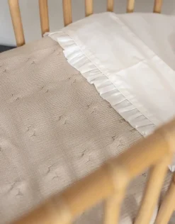 Poetree Kids Gevoerde Ledikant Deken Chamonix Sand/Camel 100x135cm