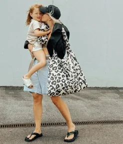 Studio Noos Puffy Mom Bag Holy Cow